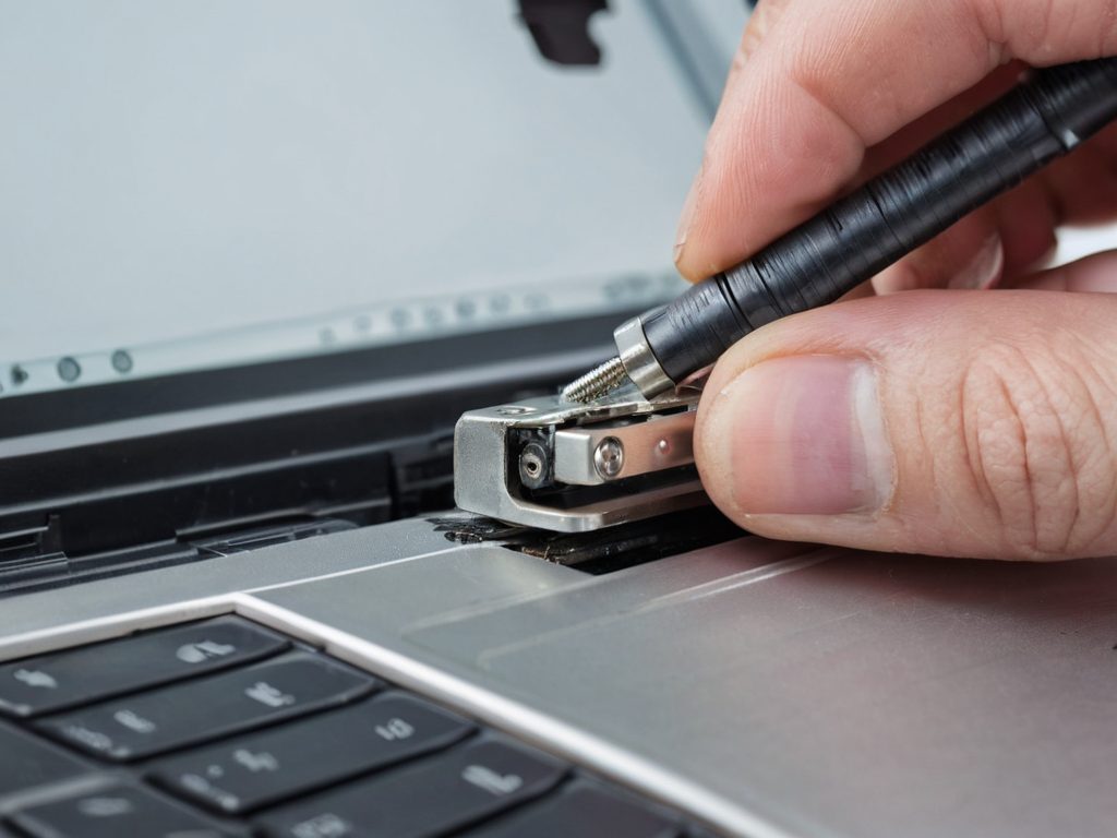Laptop Scharnier gebrochen: Reparatur möglich?: fachgerechte Reparatur & Diagnose