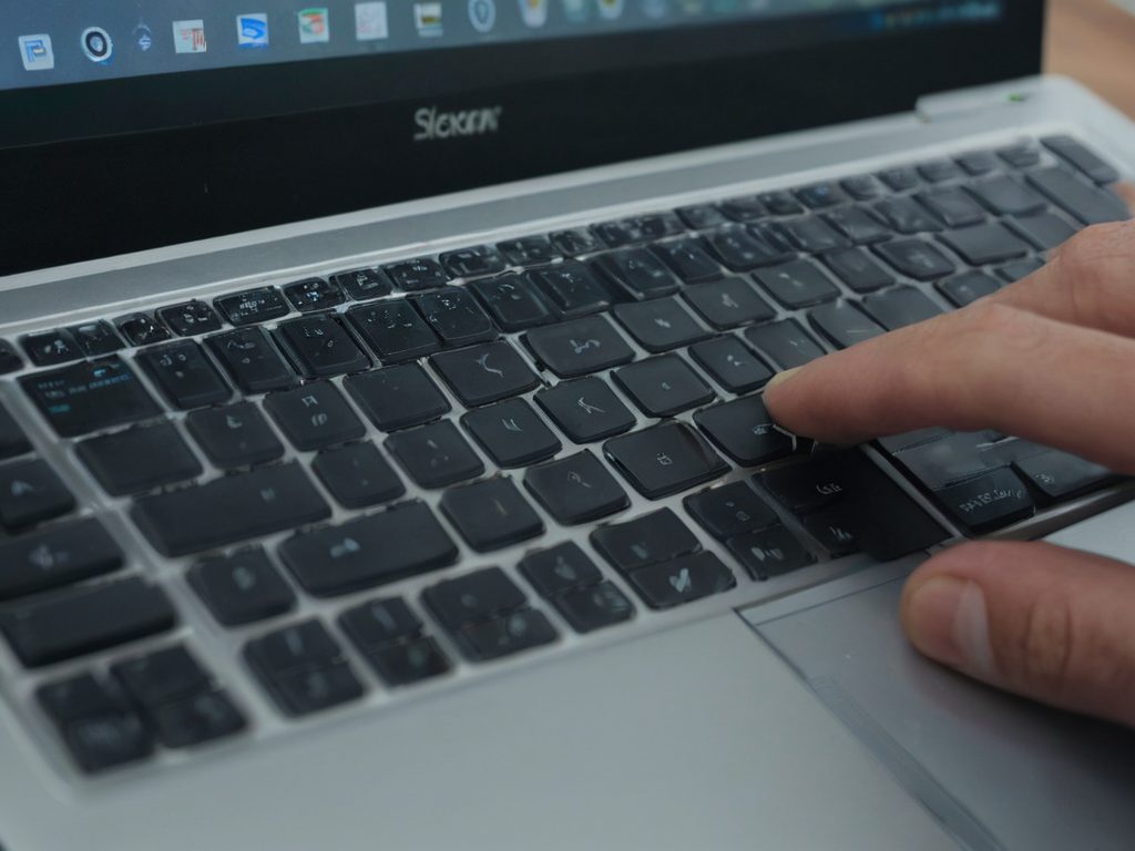 Laptop Tastatur defekt: Reparatur & Austausch: fachgerechte Reparatur & Diagnose